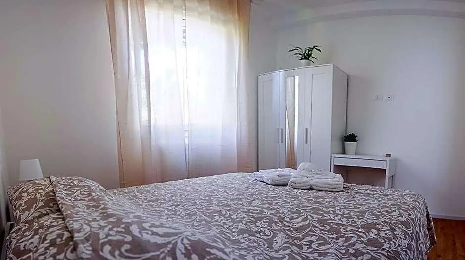 La Veranda Bed And Breakfast-1